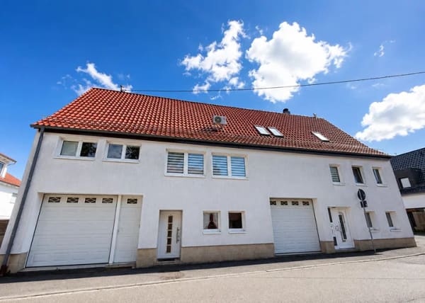 Immobilie in Tiefenbronn - 5-Familienhaus mit Ausbaupotential zum Verkauf - Bild 1