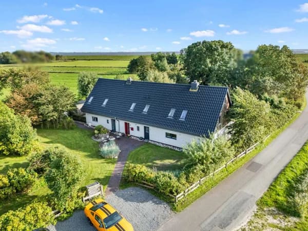 Immobilie in Vollerwiek - Wo der Deich den Horizont trifft – Saniertes Doppelhaus | Großer Garten und Sonne von früh bis spät - Bild 0