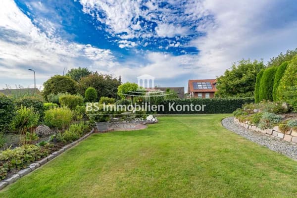 Immobilie in Hinte - Top gepflegtes Einfamilienhaus mit Garage und gr. Gartenanlage! - Bild 2