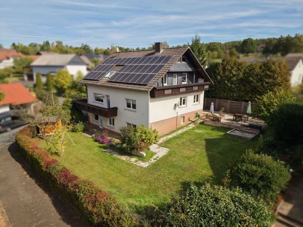 Immobilie in Münchhausen - Viel Platz für Ihre Wohnideen – Zweifamilienhaus mit großem Garten in Münchhausen - Bild 0