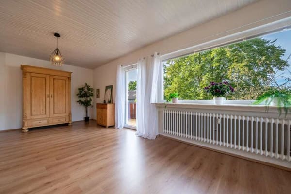Immobilie in Münchhausen - Viel Platz für Ihre Wohnideen – Zweifamilienhaus mit großem Garten in Münchhausen - Bild 3