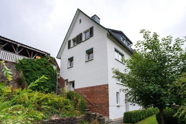 Immobilie in Erndtebrück - Modernisiertes Einfamilienhaus mit Einliegerwohnung, Garten und Bachlauf in Erndtebrück - Bild 3