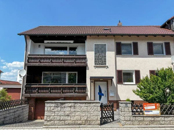 Immobilie in Teublitz - Zweifamilienhaus im Herzen von Teublitz - Bild 1