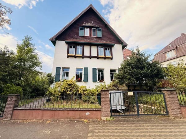 Immobilie in Northeim - Wohnen im Altbaucharme: Dachgeschosswohnung mit ca. 95 m² in begehrter Lage von Northeim - Bild 1
