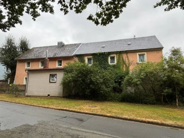 Immobilie in Regnitzlosau - Historisches Bauernhaus mit Scheune, Stall und großem Grundstück - viel Platz für Ideen - Bild 0