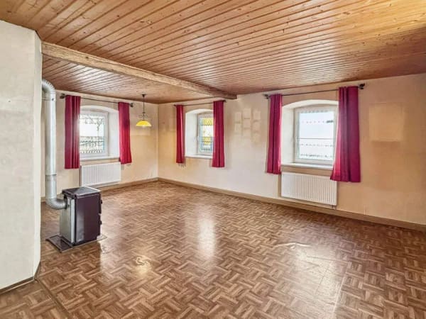 Immobilie in Regnitzlosau - Historisches Bauernhaus mit Scheune, Stall und großem Grundstück - viel Platz für Ideen - Bild 2