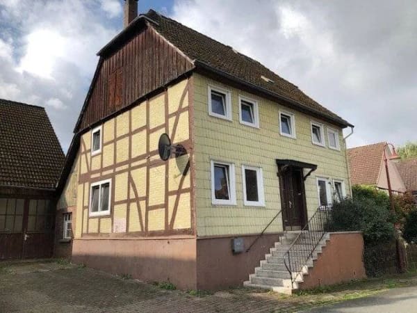 Immobilie in Heinsen - Ländliches Fachwerkhaus mit Scheune und Grundstück - ideal für  Handwerker - Bild 1