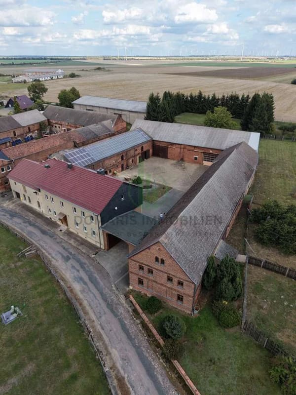 Immobilie in Treuenbrietzen - Treuenbrietzen-Lobbese | Historischer Vierseithof mit 306 m² Wohnfläche auf 5.188 m² - Bild 0