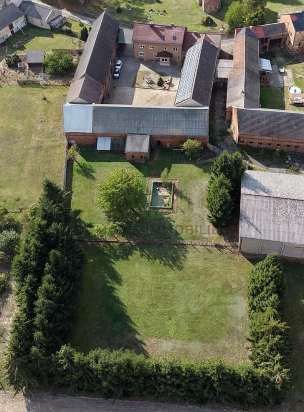 Immobilie in Treuenbrietzen - Treuenbrietzen-Lobbese | Historischer Vierseithof mit 306 m² Wohnfläche auf 5.188 m² - Bild 1