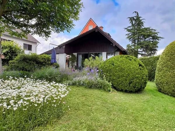 Immobilie in Verl - Toplage für die Zukunft sichern- gepflegtes Wohnhaus mit entgeltlichem Wohnungsrecht in Verl - Bild 0