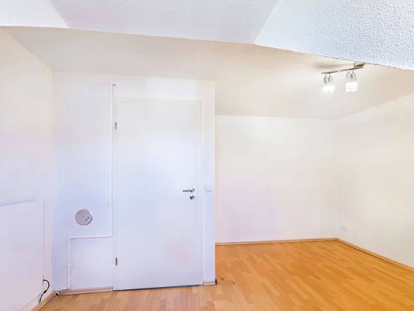 Immobilie in Stuttgart - Mittendrin und bestens angebunden: 2-Zimmer-Wohnung in gefragter Lage von Stuttgart-Ost! - Bild 2