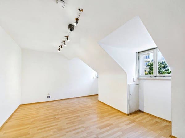 Immobilie in Stuttgart - Mittendrin und bestens angebunden: 2-Zimmer-Wohnung in gefragter Lage von Stuttgart-Ost! - Bild 4