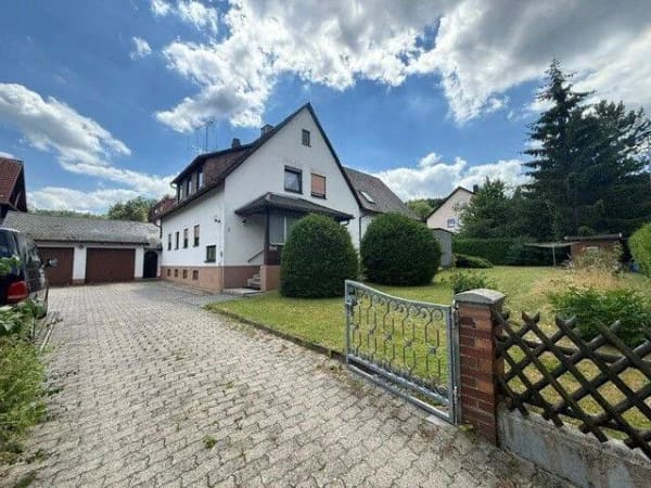 Immobilie in Betzenstein - Tomaten selbst anpflanzen! Helle 3-Zimmer-DG mit Balkon und Gartenanteil! - Bild 3