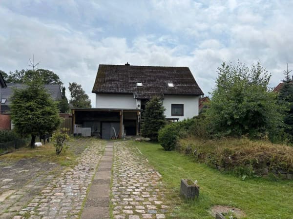 Immobilie in Seevetal - Solide und sanierungsbedürftig - Zweifamilienhaus (frei) mit Vollkeller in Seevetal-Emmelndorf - Bild 2
