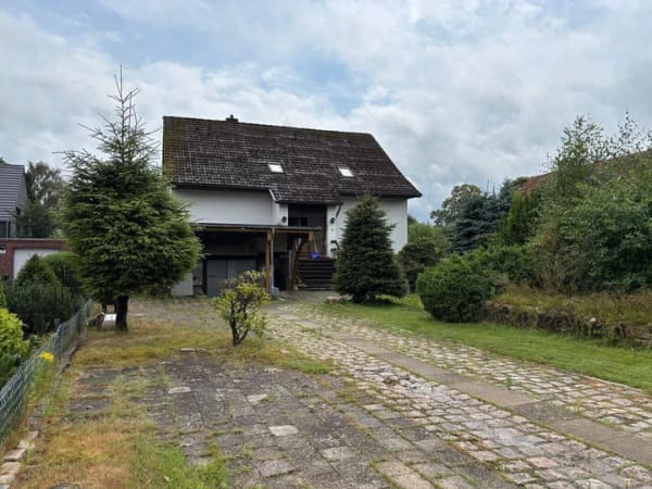 Immobilie in Seevetal - Solide und sanierungsbedürftig - Zweifamilienhaus (frei) mit Vollkeller in Seevetal-Emmelndorf - Bild 3