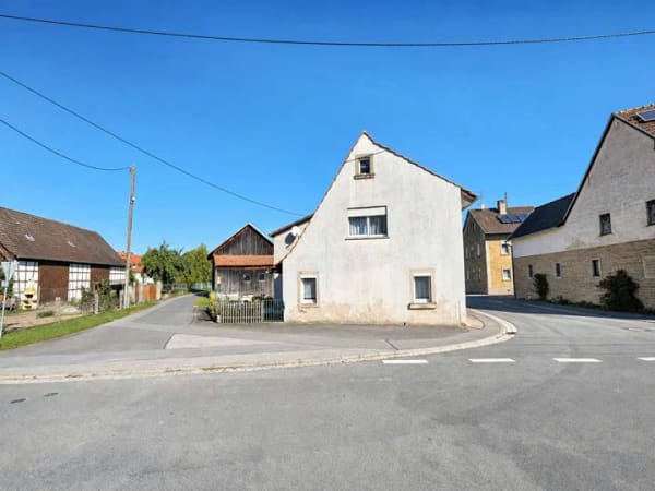 Immobilie in Aidhausen - Freistehendes Einfamilienhaus mit Garten und Gestaltungspotenzial in Aidhausen - Bild 2