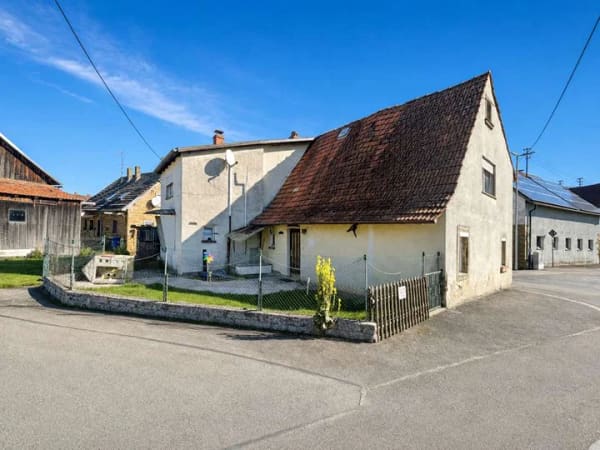 Immobilie in Aidhausen - Freistehendes Einfamilienhaus mit Garten und Gestaltungspotenzial in Aidhausen - Bild 3