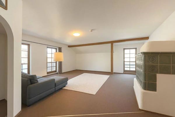 Immobilie in Oberammergau - Oberammergau: Große, zentrale 3-Zimmer-Dachgeschosswohnung, vermietet, mit Balkonen und Dachterrasse - Bild 2