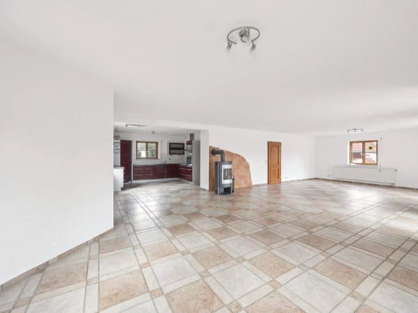 Immobilie in Immendingen - Großzügiges Familienglück mit Pool in Immendingen - Bild 2
