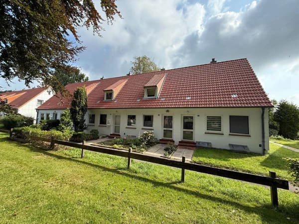 Immobilie in Bredstedt - Kapitalanlage - Reihenhausanlage mit 5 Einheiten – Teilvermietet, Entwicklungspotenzial  - Bild 0