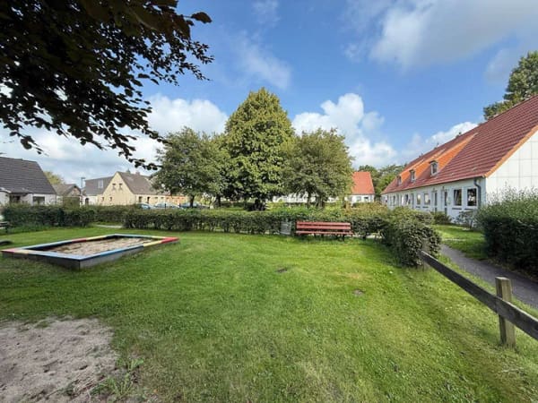 Immobilie in Bredstedt - Kapitalanlage - Reihenhausanlage mit 5 Einheiten – Teilvermietet, Entwicklungspotenzial  - Bild 3