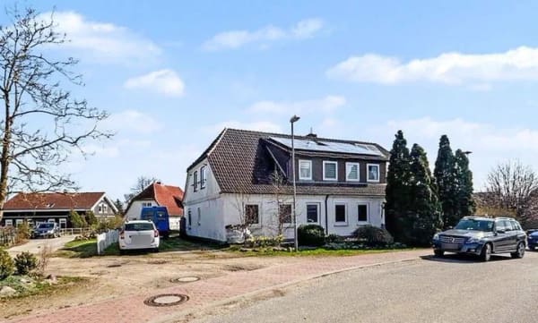 Immobilie in Blekendorf - Drei Wohneinheiten, Stallgebäude  und verpachtete Wiesenfläche - Ihr Mehrfamilienhaus in Ostseenähe - Bild 2