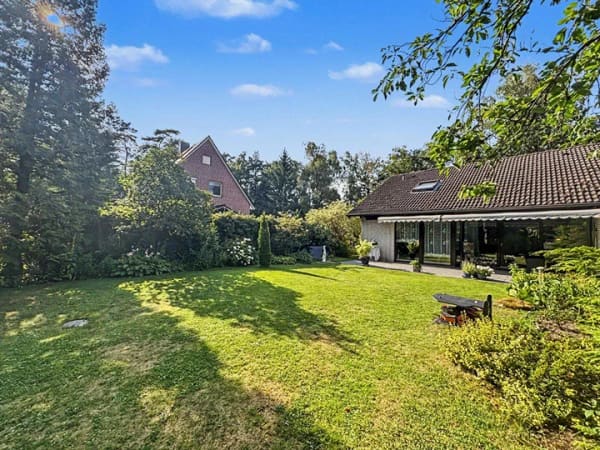 Immobilie in Tostedt - Großzügiges Einfamilienhaus zur Neugestaltung in Tostedt - Bild 2