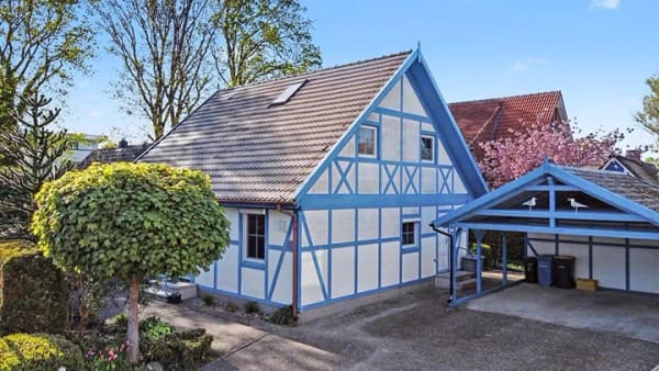 Immobilie in Zingst - Gemütliches Fachwerkhaus mit zwei Wohneinheiten zur Vermietung oder Selbstnutzung in Zingst - Bild 0