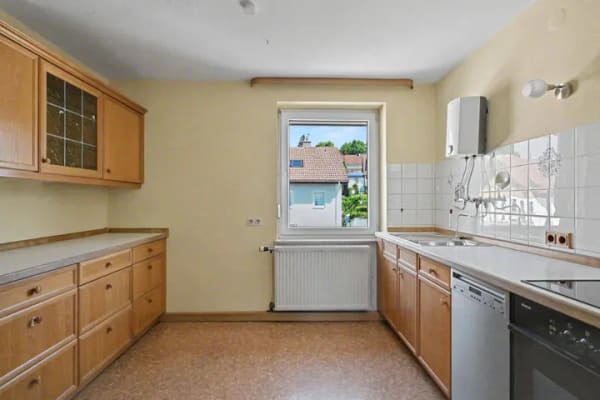 Immobilie in Lindenberg im Allgäu - Geräumige Eigentumswohnung im 1. Obergeschoss mit drei Balkonen in Lindenberg - Bild 4