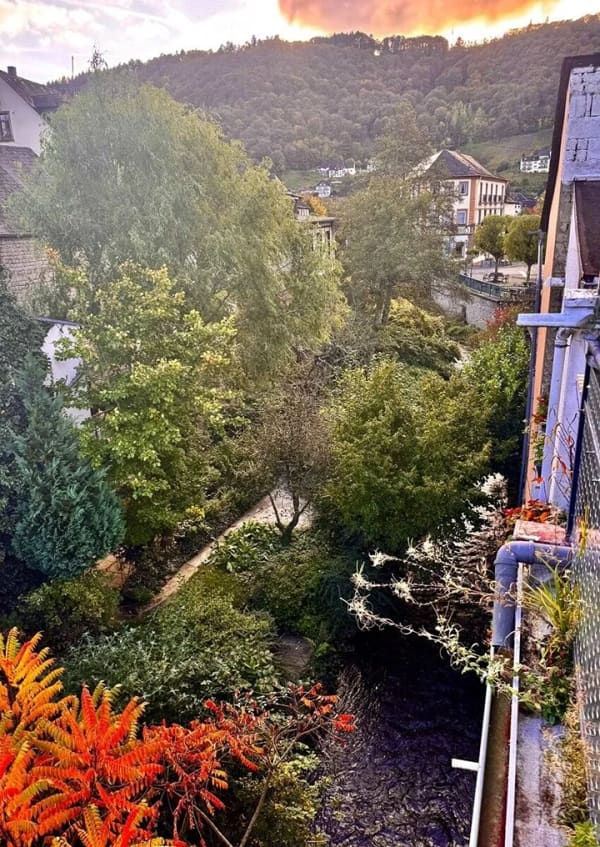 Immobilie in Enkirch - Renite von rd. 8,5 % möglich / Mehrfamilienhaus (3 Wohnungen) in Enkirch an der Mosel mit Sonnenterrasse - Bild 2