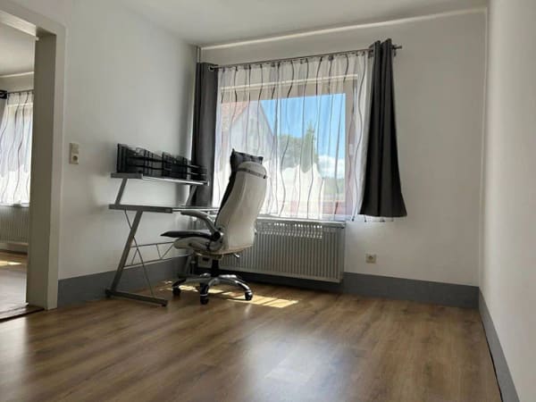 Immobilie in Duingen - Großes Haus mit 7 Zimmern, 2 Küchen, Doppelgarage und großem Grundstück in Duingen - Bild 4