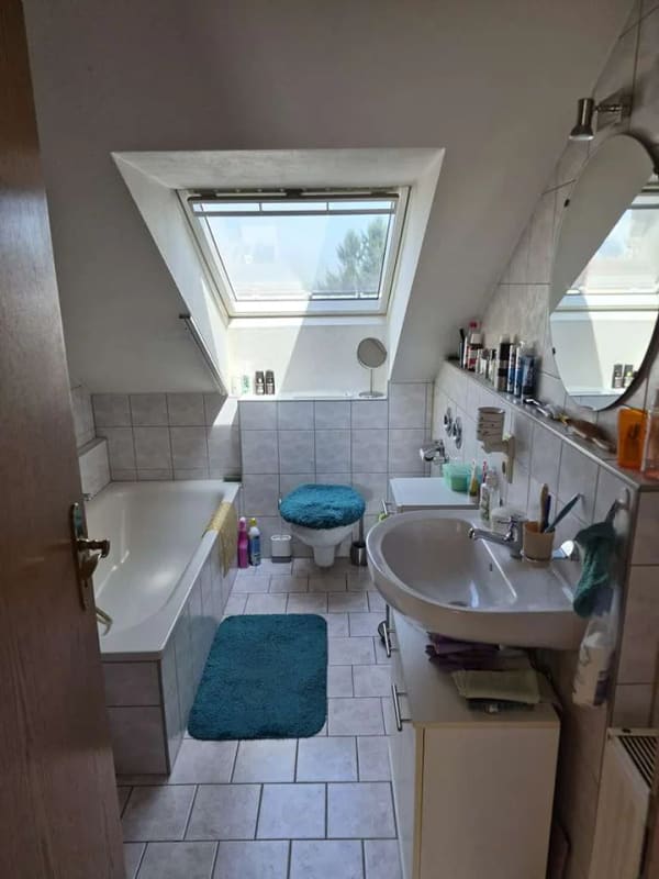 Immobilie in Langweid am Lech - Wohnen mit Charakter: 2-Zimmer-Dachgeschosswohnung in Langweid - Bild 1