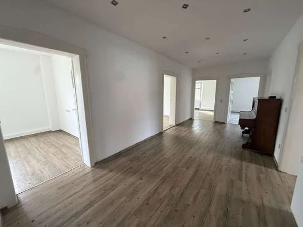Immobilie in Kindelbrück - freistehende Villa mit 250m² Wfl. 2 Einheiten mögl.), zu verkaufen! - Bild 2
