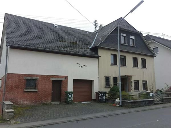 Immobilie in Hardt - solides  Einfamilienhaus mit großem Garten und Garagen  142 m² Wohnfläche in Hardt - Bild 0