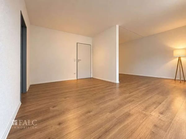 Immobilie in Alsdorf - Umfangreich saniert & sofort bezugsbereit – Modern Living in Alsdorf - Bild 2