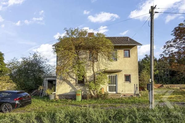 Immobilie in Hohenberg an der Eger - Einfamilienhaus mit großem Potenzial für individuelle Wohnträume in ruhiger Lage in Fohrenlohe - Bild 1