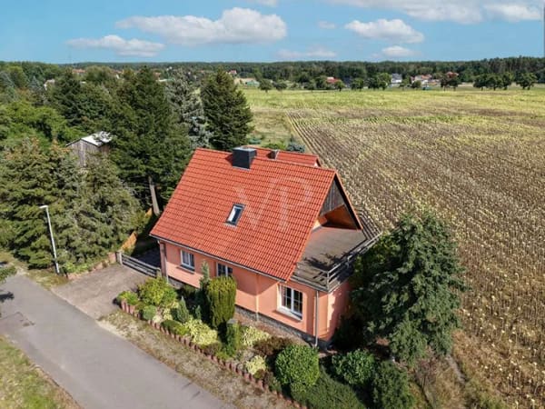 Immobilie in Hohenbocka - Idyllisch wohnen am Waldrand – Einfamilienhaus mit großem Grundstück, Pool und Dachterrasse - Bild 0