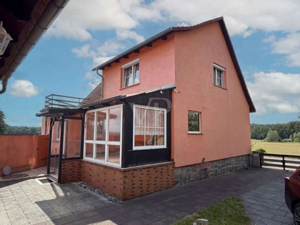 Immobilie in Hohenbocka - Idyllisch wohnen am Waldrand – Einfamilienhaus mit großem Grundstück, Pool und Dachterrasse - Bild 2