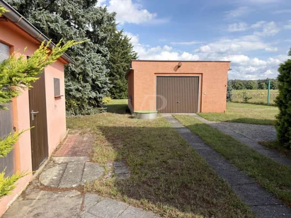 Immobilie in Hohenbocka - Idyllisch wohnen am Waldrand – Einfamilienhaus mit großem Grundstück, Pool und Dachterrasse - Bild 3
