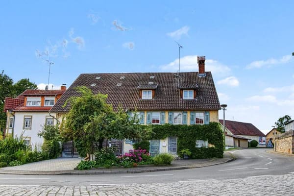 Immobilie in Mühlhausen-Ehingen - Historischer Charme trifft auf beeindruckende Grosszügigkeit - Bild 0