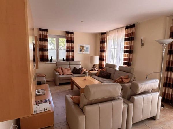 Immobilie in Glowe - Reetgedecktes Ferienhaus für 10 Personen in Glowe auf Rügen - Bild 3