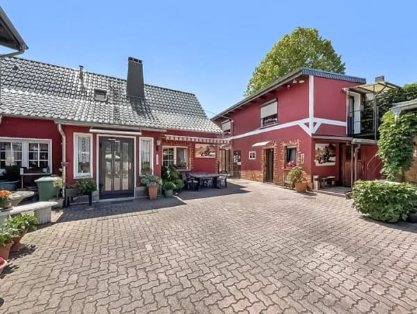 Immobilie in Köthen (Anhalt) - Vielseitiges Wohnen in Köthen - Platz für Familie, Gäste oder Mieteinnahmen - Bild 0