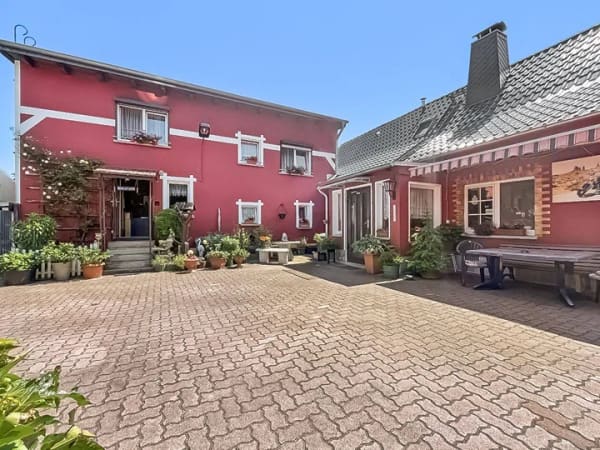 Immobilie in Köthen (Anhalt) - Vielseitiges Wohnen in Köthen - Platz für Familie, Gäste oder Mieteinnahmen - Bild 1