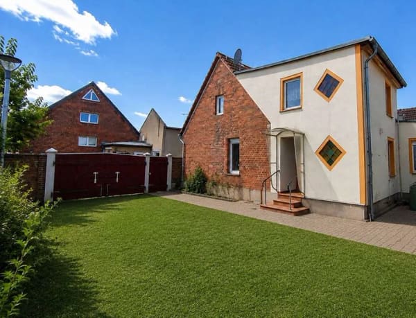 Immobilie in Burg - Platz für neue Ideen! Einfamilienhaus in Schartau mit viel Potenzial - Bild 0