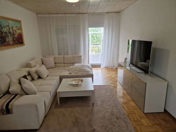 Immobilie in Swisttal - Gepflegtes 5-Zi-Einfamilienhaus mit großem Garten, Kamin, Wintergarten und 2 Garagen! ERBPACHT - Bild 1