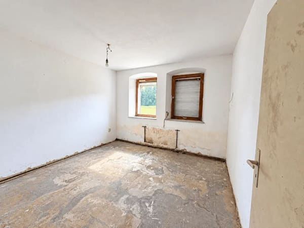 Immobilie in Hartenstein - Hexenhäuschen in Mittelfranken - Landhaus in Waldrandlage wartet auf handwerkliches Geschick - Bild 3