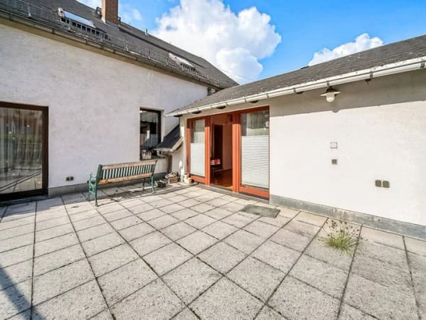 Immobilie in Frankenberg/Sachsen - Praxisräume und Wohnung - vereint unter einem Dach. Im Herzen von Frankenberg. - Bild 2