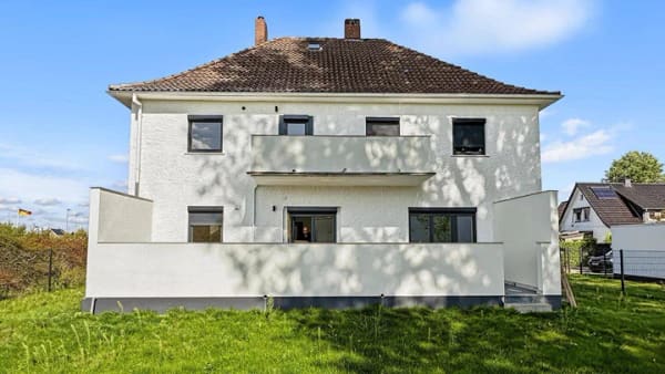 Immobilie in Wagenfeld - Zwei Wohnungen, viele Möglichkeiten: Modernisiertes Zweifamilienhaus in Wagenfeld - Bild 1