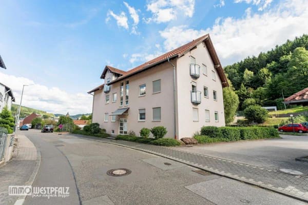 Immobilie in Rodalben - Wohnen mit Blick ins Grüne - helle 3-Zimmer-Wohnung mit Balkon & Stellplatz - Bild 0