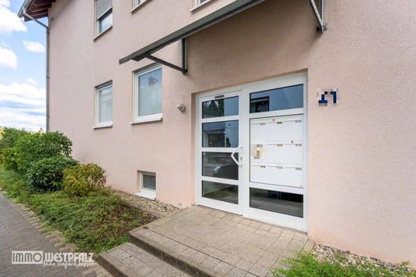 Immobilie in Rodalben - Wohnen mit Blick ins Grüne - helle 3-Zimmer-Wohnung mit Balkon & Stellplatz - Bild 1